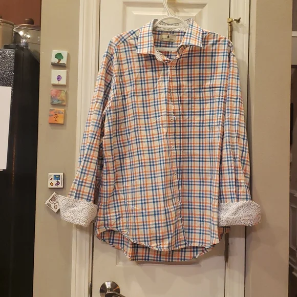 Button down - Picture 1 of 3